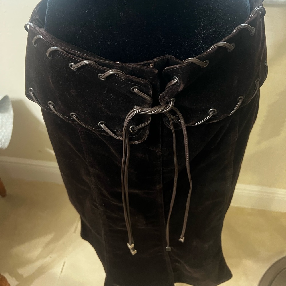NWOTPEDRO DEL HIERRO Brown Velour Skirt with Leather-Laced Belt Detail.